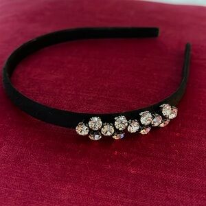 Black Fabric Headband with 13 Crystals.